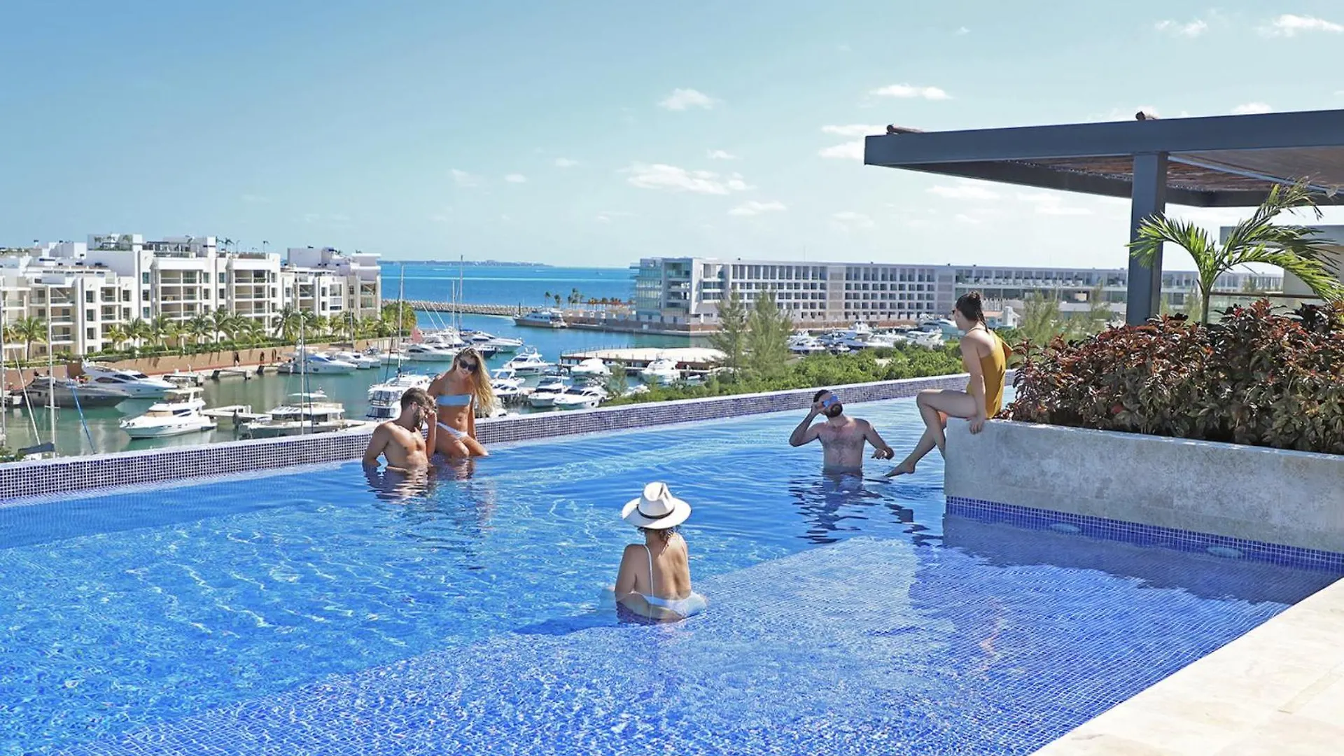 Beautiful Apartment By The Beach! Cancún