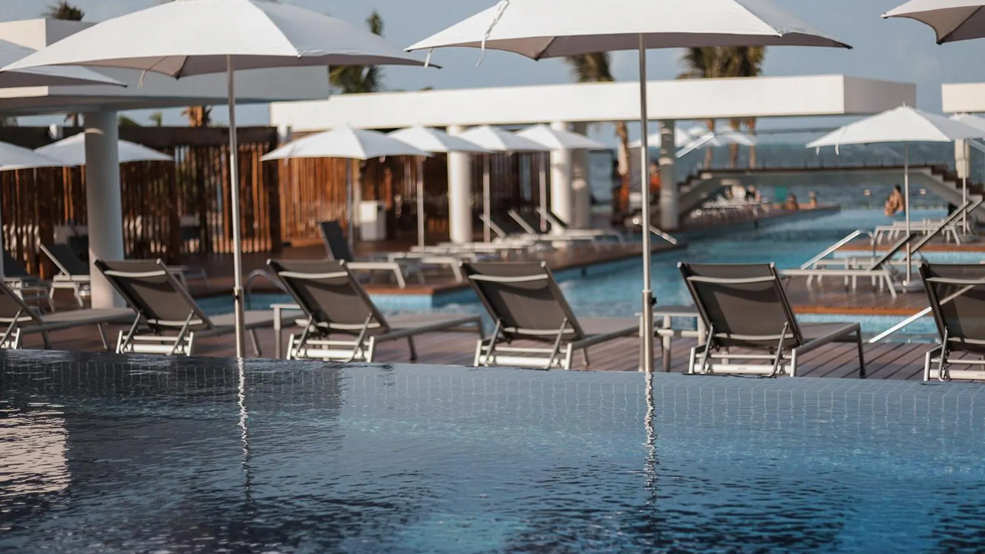 Beautiful Apartment By The Beach! Cancún